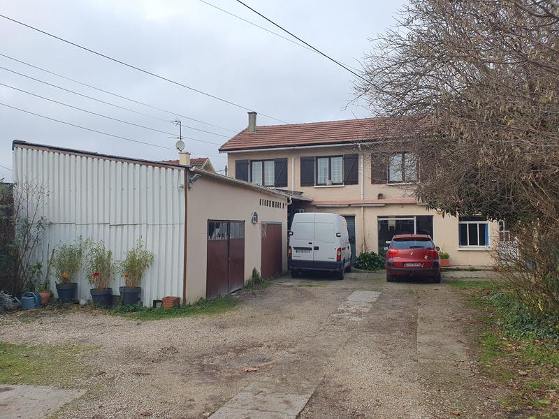Maison - 250 m² - 12 pièces