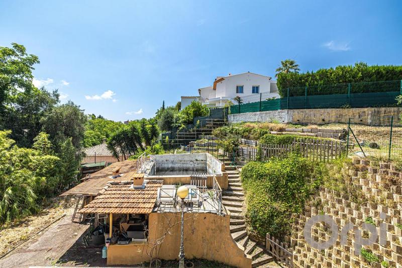 Villa - 205 m² - 6 pièces