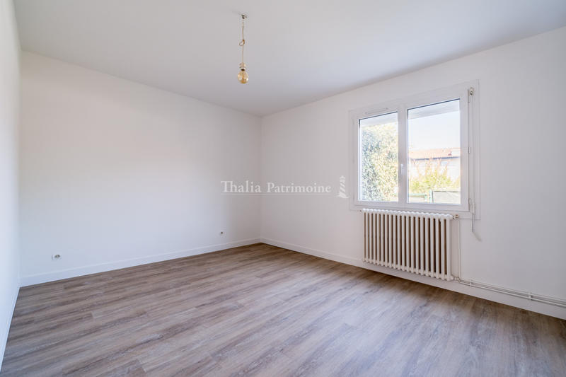 Appartement - 85 m² - 5 pièces