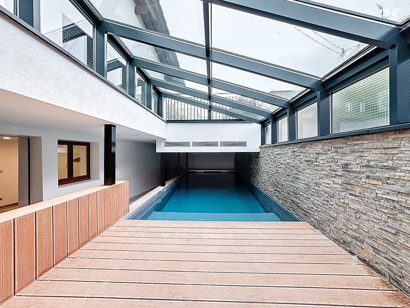 Maison - 196 m² - 8 pièces