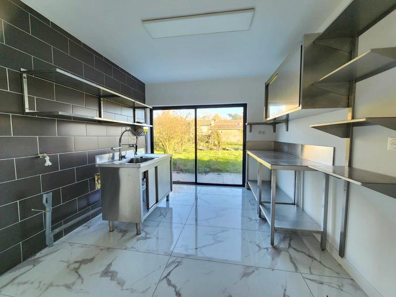 Maison traditionnelle - 194 m² - 9 pièces