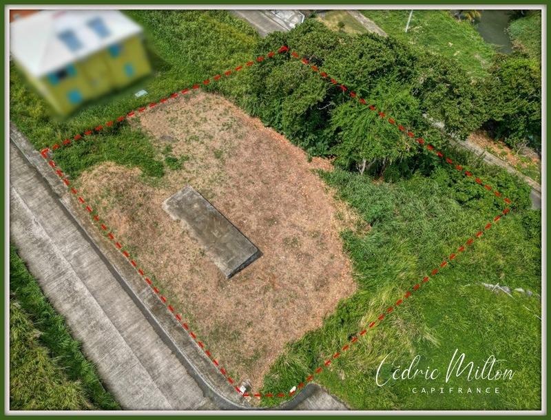 Terrain constructible - 1 232 m²