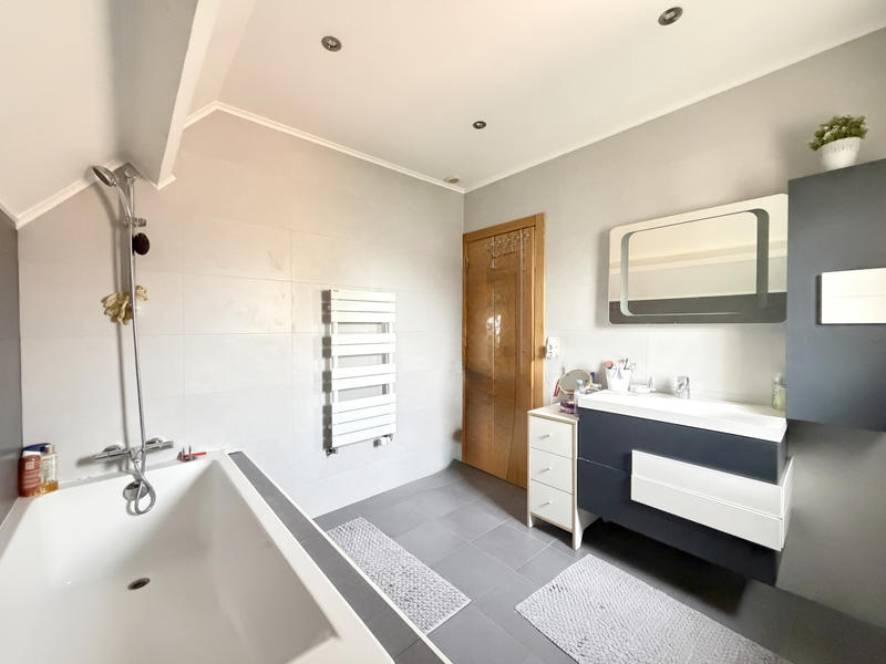 Maison - 115 m² - 4 pièces