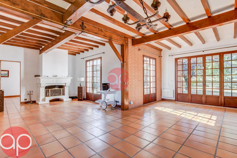 Maison - 246 m² - 5 pièces