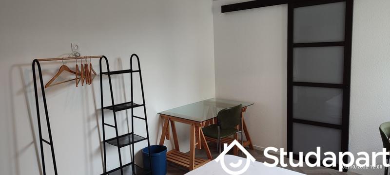 Chambre - 13 m² - 1 pièce