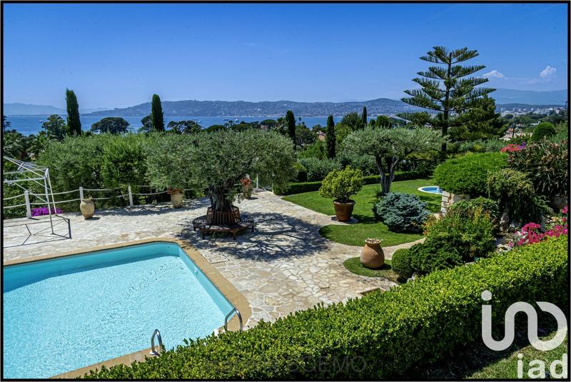 Maison - 555 m² - 15 pièces