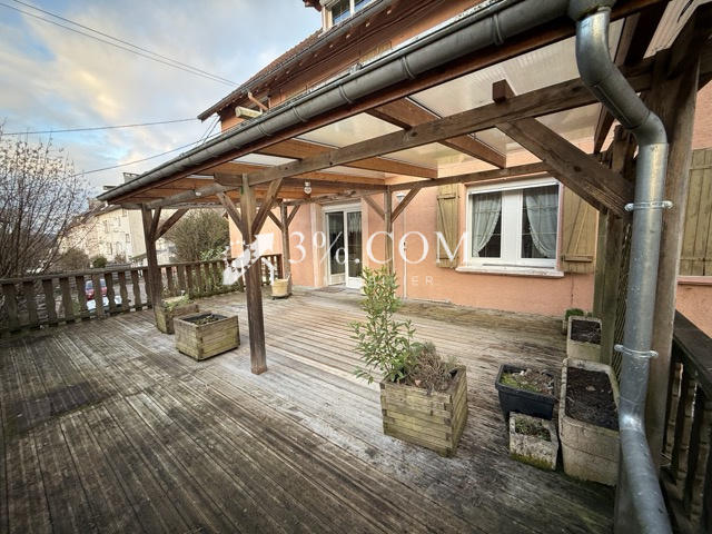 Maison - 193 m² - 7 pièces