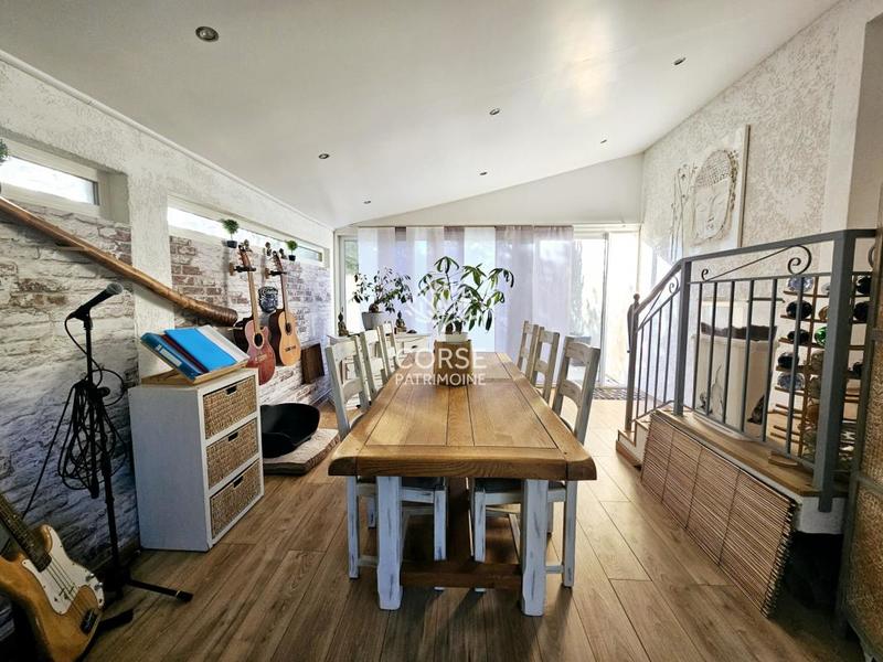 Villa - 130 m² - 5 pièces