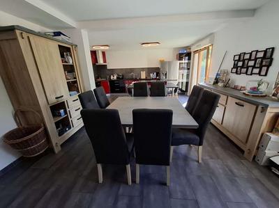 Maison - 137 m² - 9 pièces