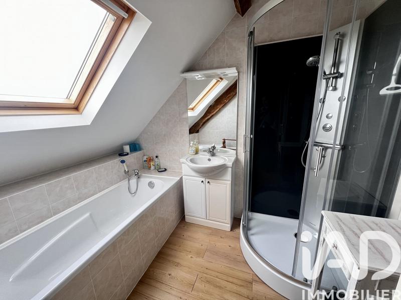 Maison - 217 m² - 8 pièces