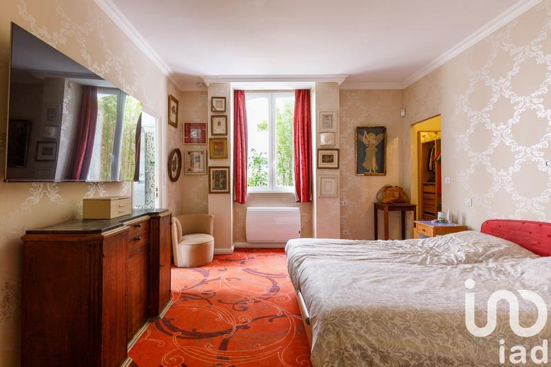 Maison - 280 m² - 9 pièces