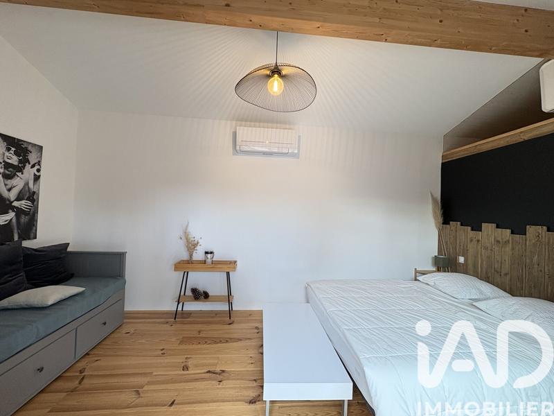 Maison - 240 m² - 9 pièces