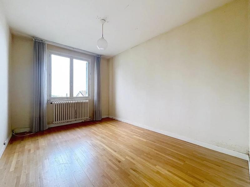 Maison - 232 m² - 9 pièces