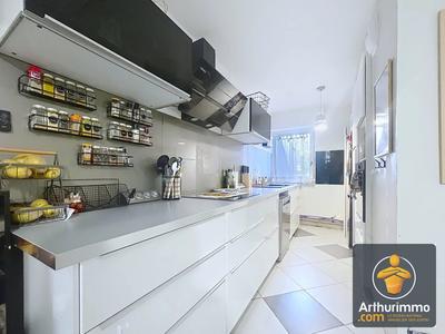 Appartement - 90 m² - 5 pièces