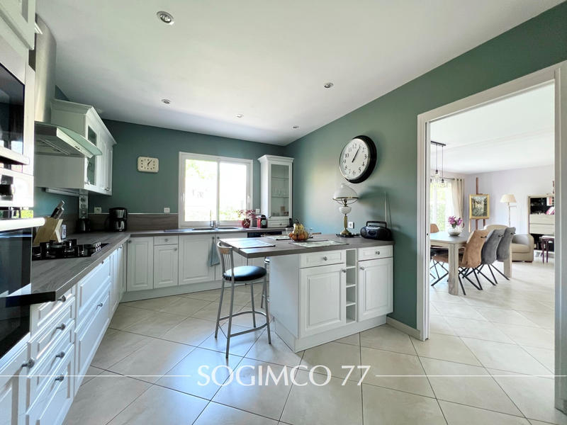 Maison - 179 m² - 7 pièces