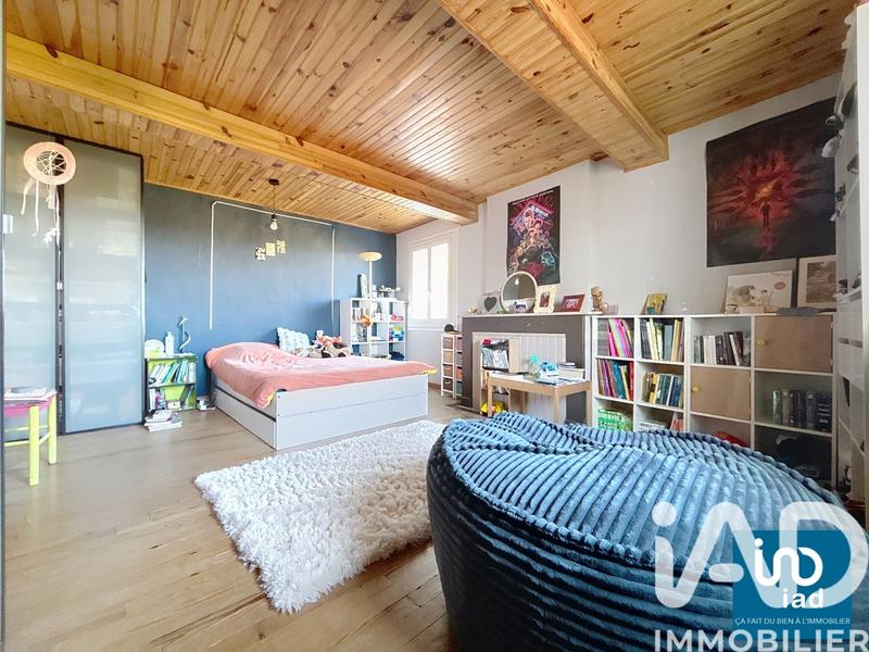 Maison - 233 m² - 9 pièces