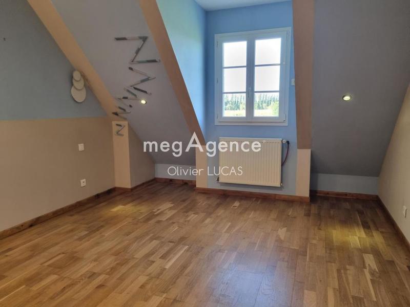 Maison - 165 m² - 9 pièces