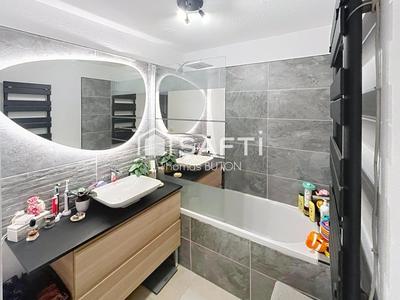 Appartement - 85 m² - 4 pièces