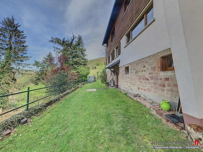 Maison - 272 m² - 9 pièces