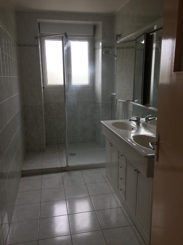 Maison - 180 m² - 6 pièces