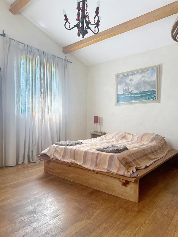 Maison - 240 m² - 6 pièces