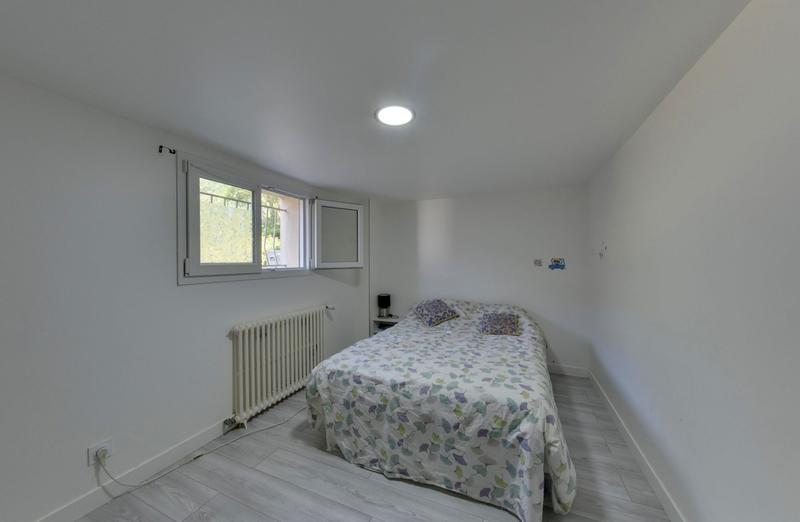 Maison traditionnelle - 228 m² - 8 pièces