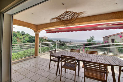 Appartement - 220 m² - 5 pièces