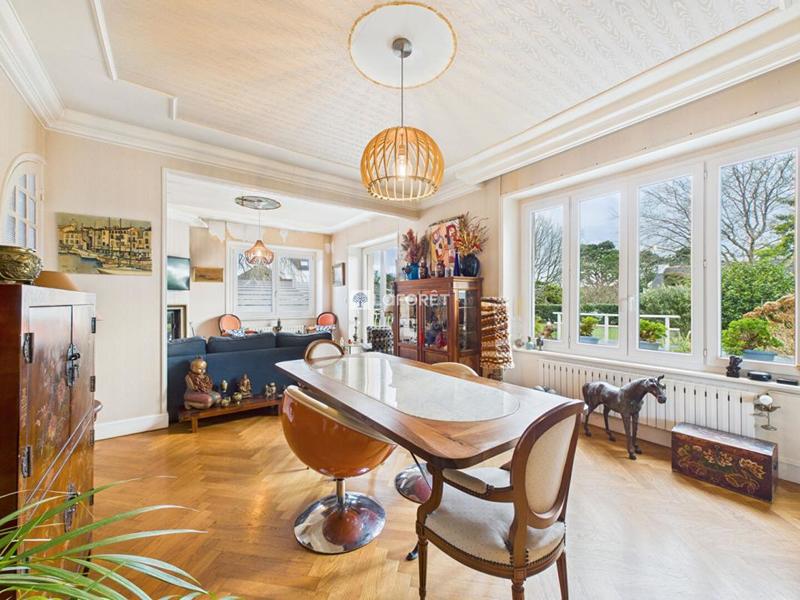 Maison - 184 m² - 7 pièces