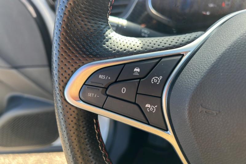 Renault Arkana 145 E-Tech Rs Line