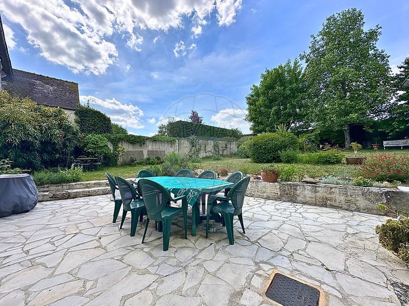 Maison en pierre - 226 m² - 9 pièces