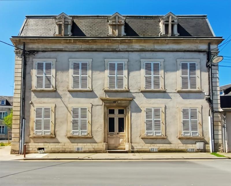Maison - 270 m² - 10 pièces