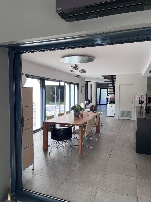 Villa - 310 m² - 5 pièces