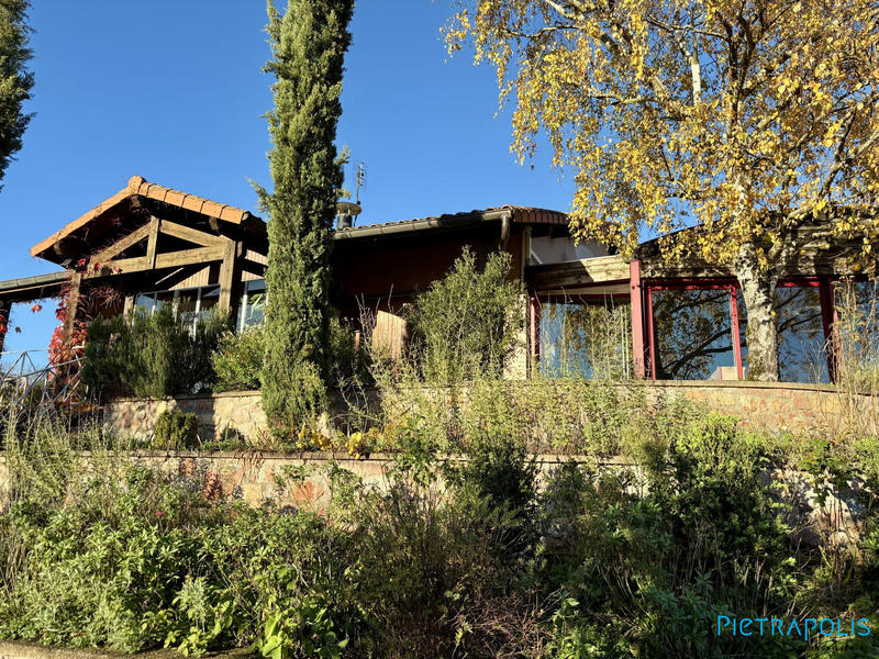 Maison - 232 m² - 9 pièces