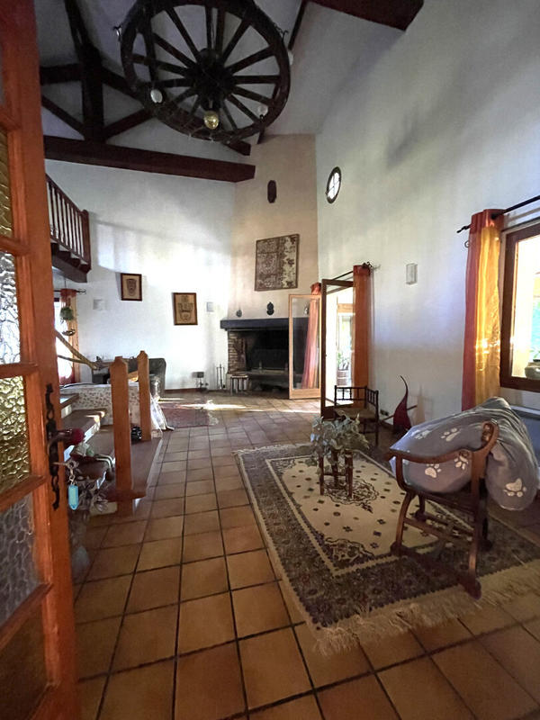 Maison - 280 m² - 8 pièces