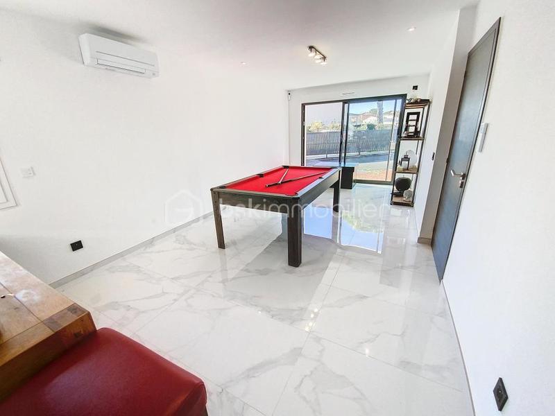 Villa - 245 m² - 6 pièces