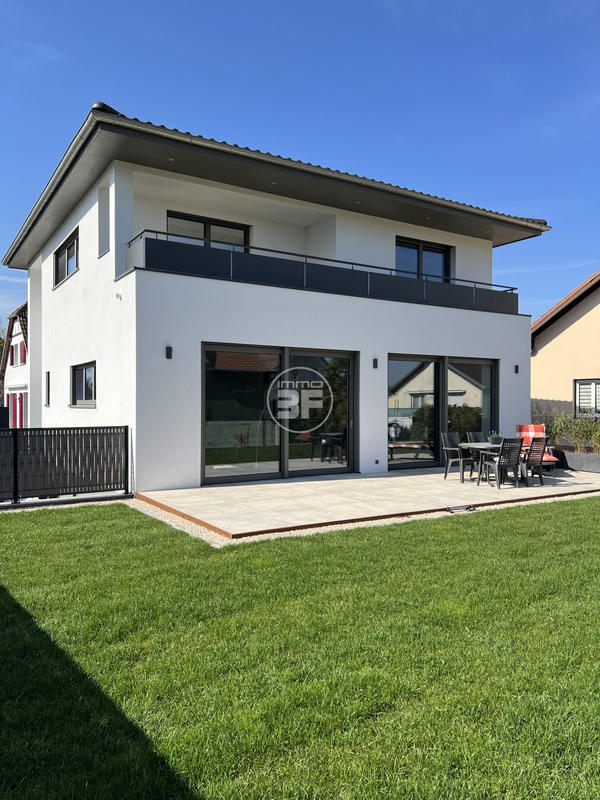 Maison - 215 m² - 6 pièces
