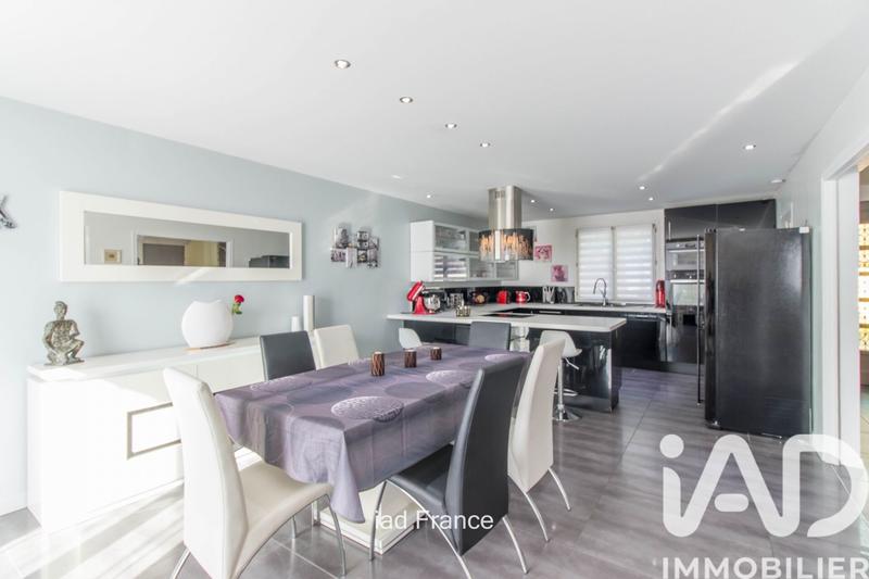 Maison - 105 m² - 5 pièces