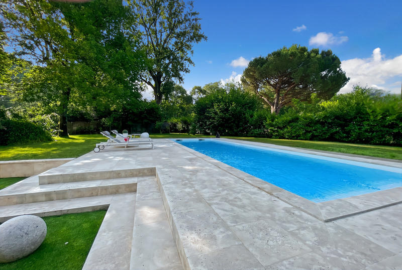 Maison - 215 m² - 8 pièces