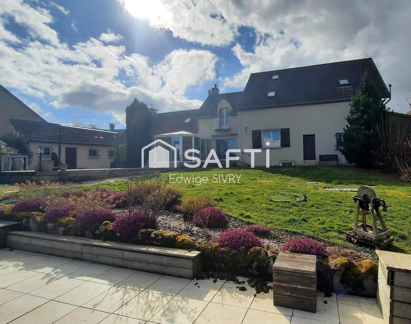 Maison - 235 m² - 8 pièces