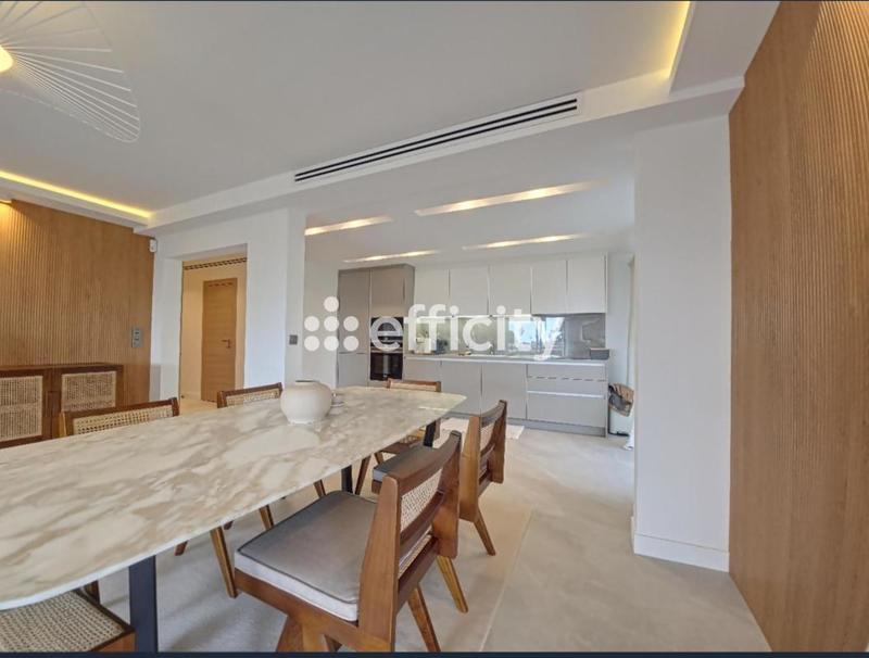 Appartement - 140 m² - 5 pièces