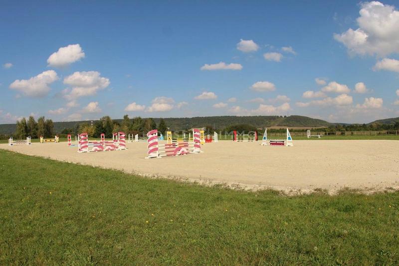 Haras - 300 m² - 8 pièces