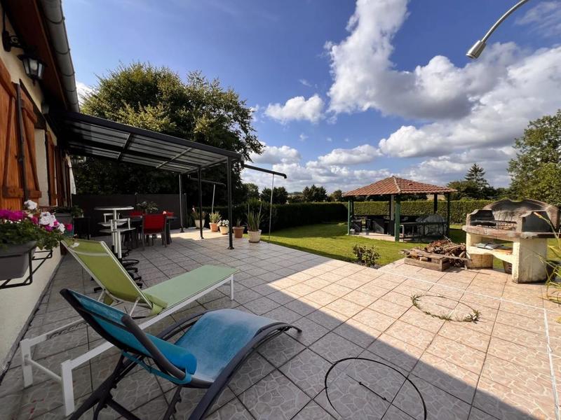 Maison - 90 m² - 5 pièces