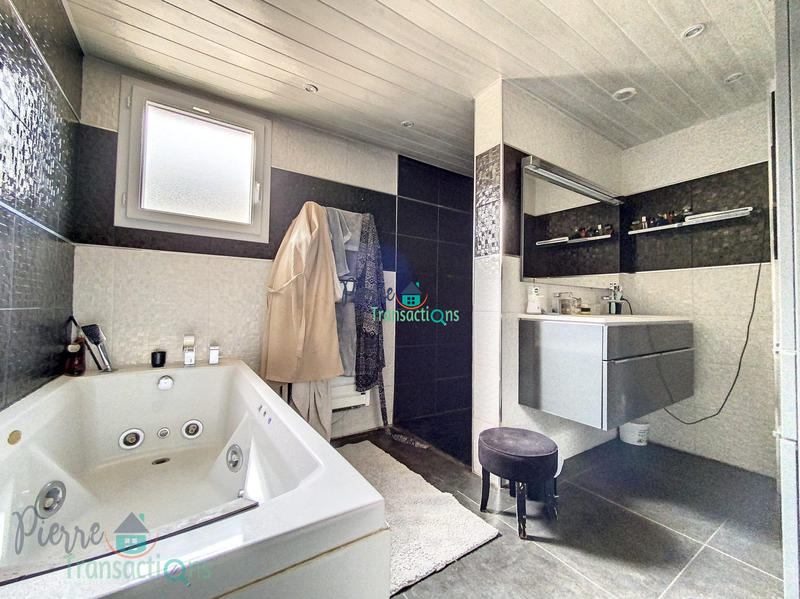 Maison - 130 m² - 5 pièces