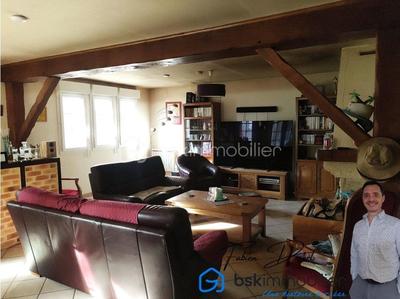 Maison traditionnelle - 207 m² - 8 pièces