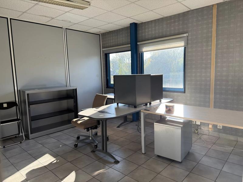 Bureau - 83 m² - 4 pièces