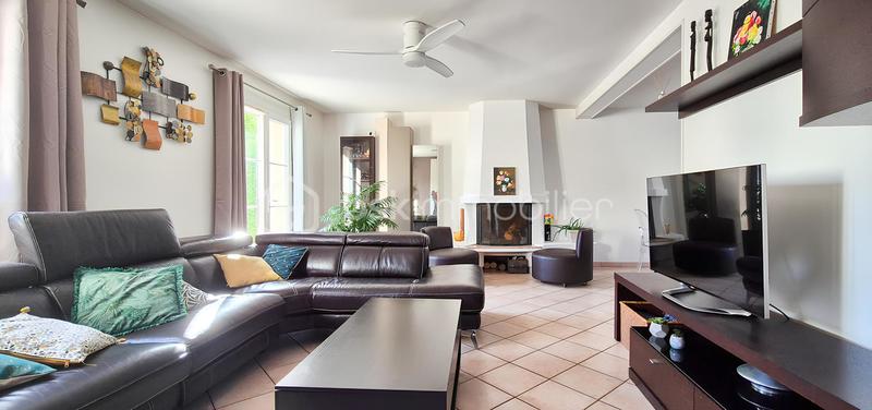 Demeure - 268 m² - 9 pièces