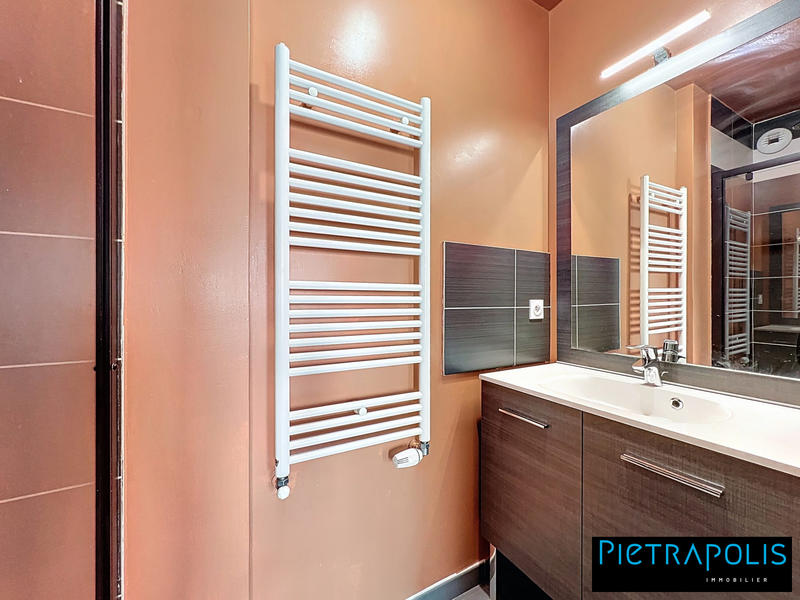 Appartement - 83 m² - 4 pièces