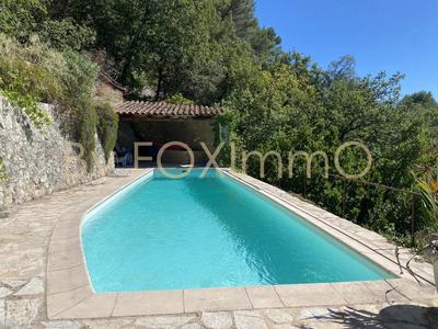 Maison - 220 m² - 5 pièces