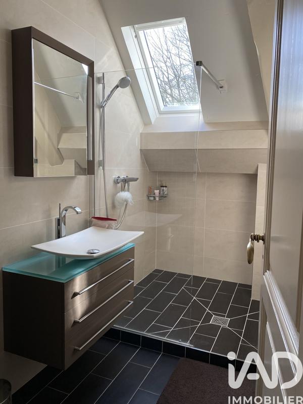 Maison - 253 m² - 8 pièces