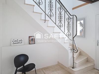 Maison - 271 m² - 8 pièces